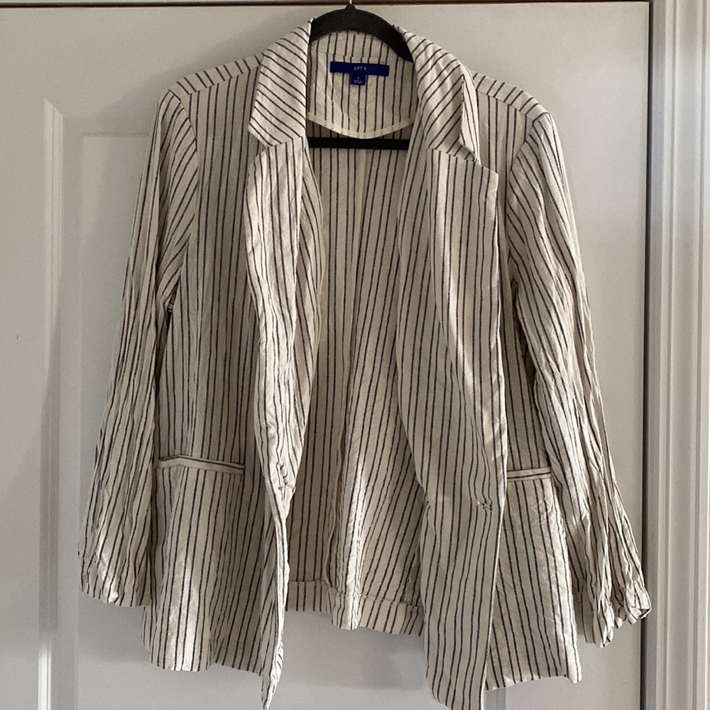 Linen Blazer - Picture 2 of 6
